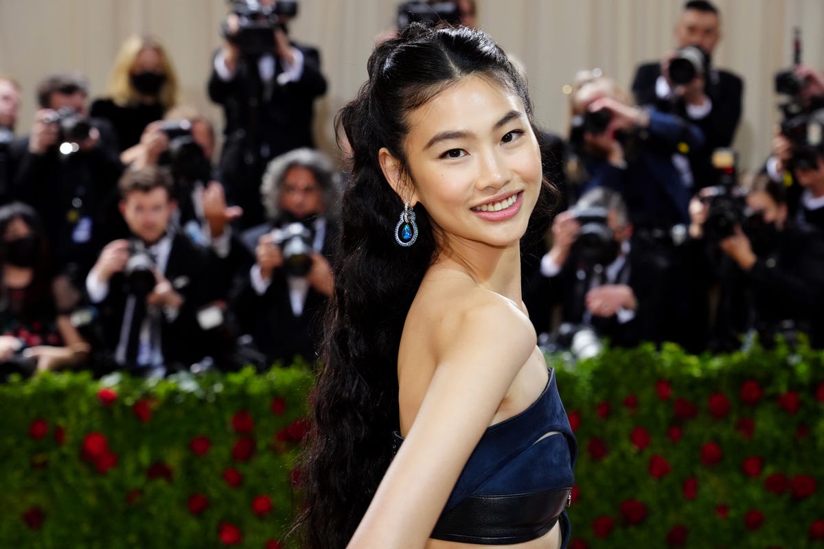 HoYeon Jung was NOT here to play games at her #MetGala debut