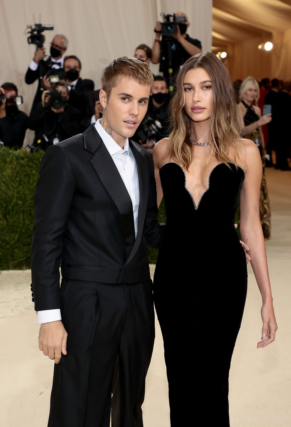 justin and hailey bieber at the 2021 met gala