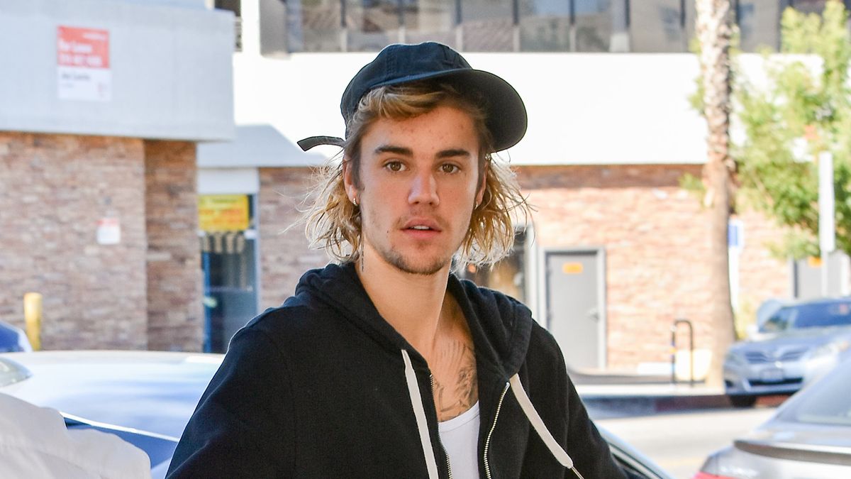 Justin Bieber's Fur Coat Continues His Head-Scratching Year in