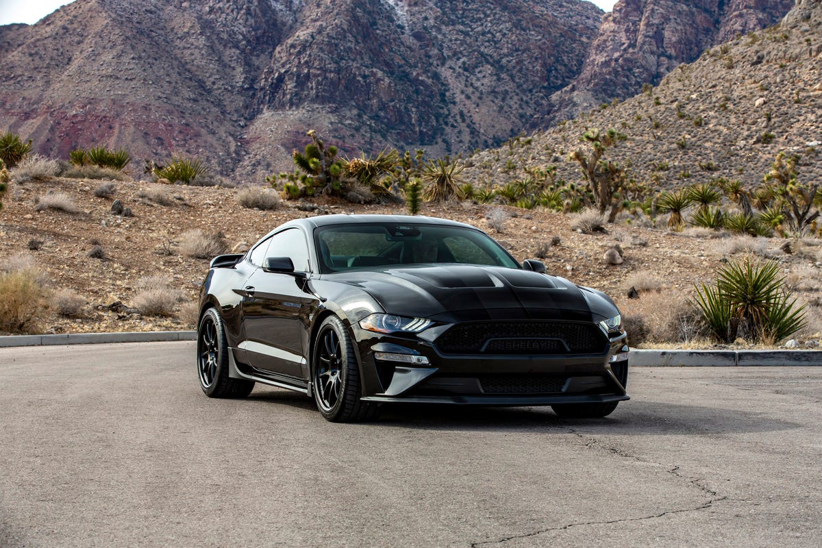 mustang negro mate 2023