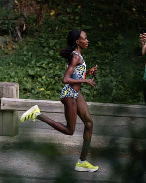 viola cheptoo lagat running the mini 10k in nyc 2021 for nyrr