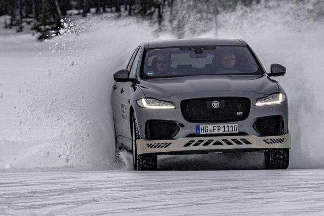 Drifting on a Frozen Lake Bed Looks Ridiculously Fun