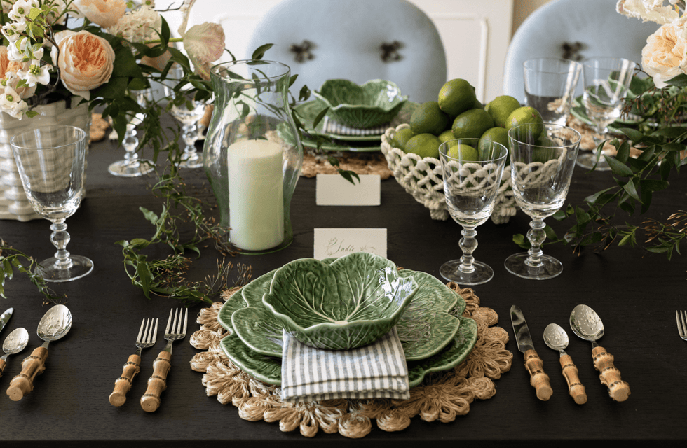 Home, Decor, Thanksgiving, Design a table with plates and glasses