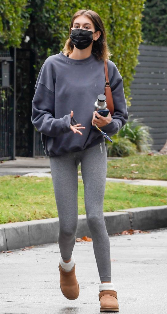 los angeles, ca   january 23 kaia gerber leaves a pilates class on january 23, 2021 in los angeles, california photo by rachpootmegagc images