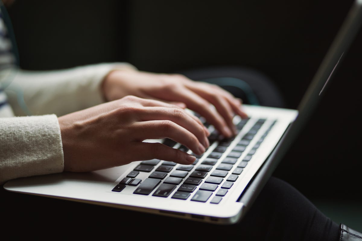 Mouse ergonomici e tastiere smart per lavorare meglio al computer