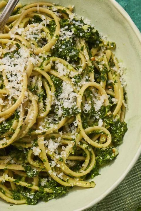 meatless dinner ideas - Kale Pesto Pasta