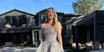 kaley cuoco ahead of the golden globes in 2020