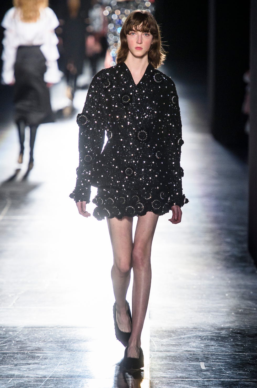 Fashion show, Fashion model, Fashion, Runway, Clothing, Haute couture, Shoulder, Public event, Dress, Event, 