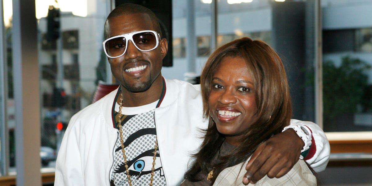 How Did Kanye West's Mom Die? Donda West Passed Away in 2007 Following  Plastic Surgery