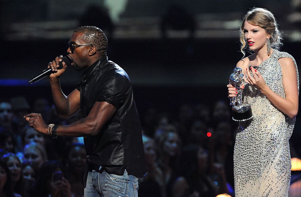 Kanye West and Taylor Swift at 2009 VMAs