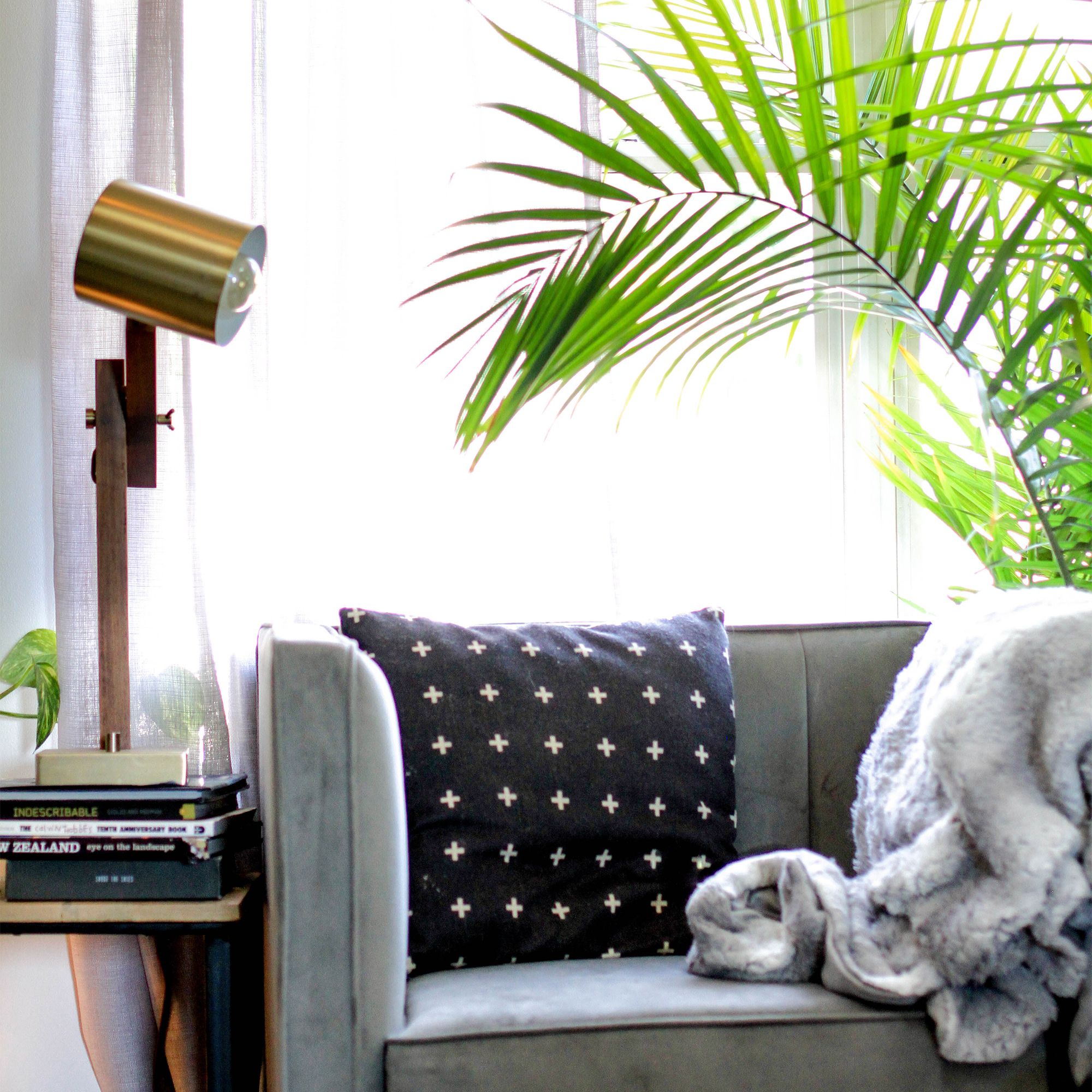 6 ways to turn your living room into a cosy snug pic