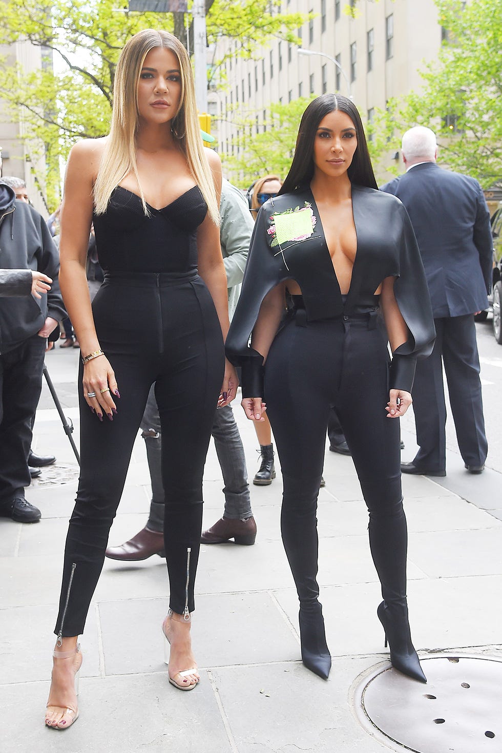 Clothing, Fashion, Footwear, Leg, Leggings, Jeans, Textile, Street fashion, Model, Trousers, 