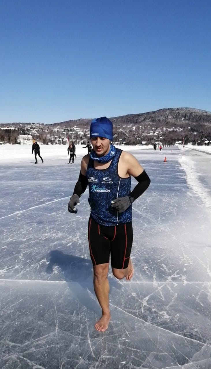 karim el hayani corre descalzo el maratón des sables