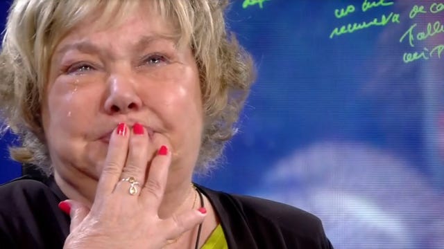 karina se emociona