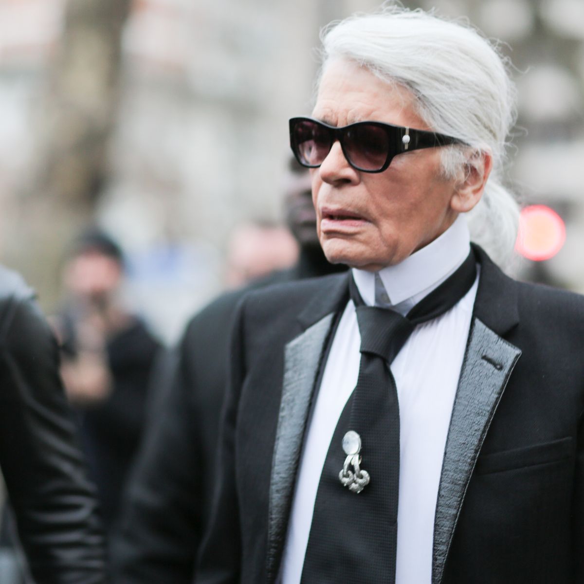 Karl Lagerfeld and the Controversies That Color His Fashion Legacy - The  New York Times