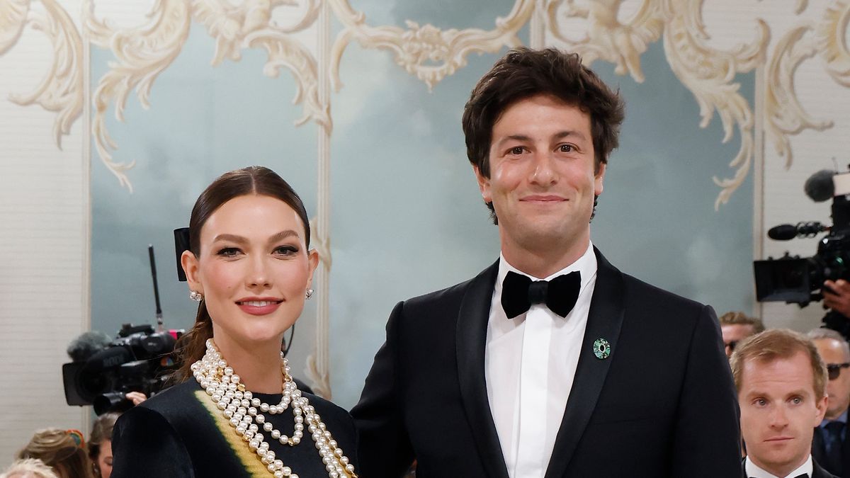 Karlie Kloss And Joshua Kushner Attend The 2023 Costume News Photo 1685475770 ?crop=1xw 0.45xh;center,top&resize=1200 *