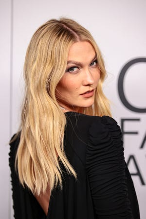 Moda no metaverso: a supermodelo Karlie Kloss quer vestir seu avatar