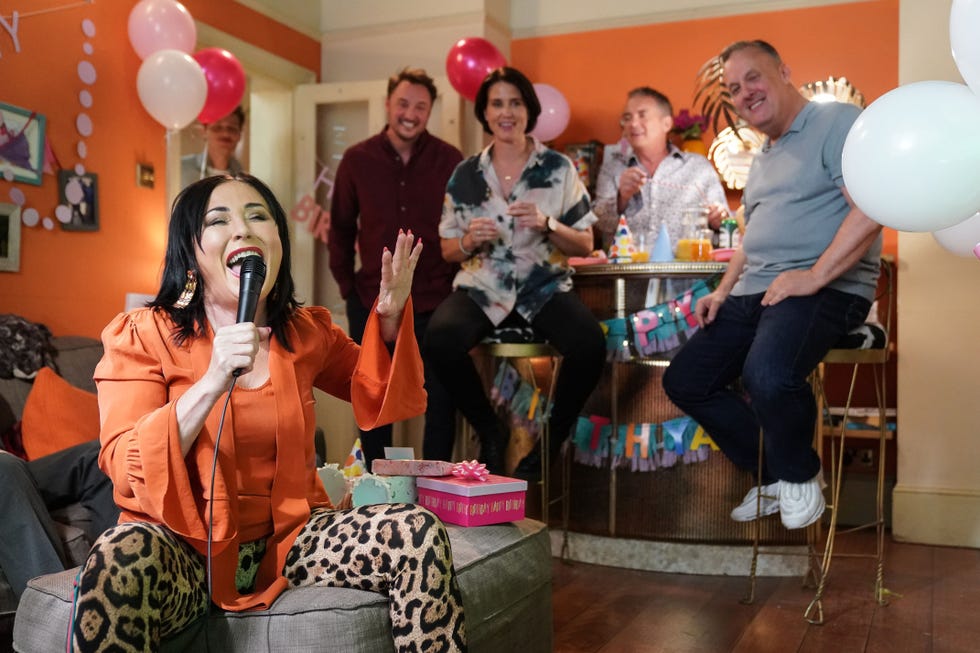 Kat Moon, Martin Fowler, Eve Unwin, Alfie Moon, Harvey Monroe, EastEnders kat moon martin fowler eve unwin alfie moon harvey monroe eastenders