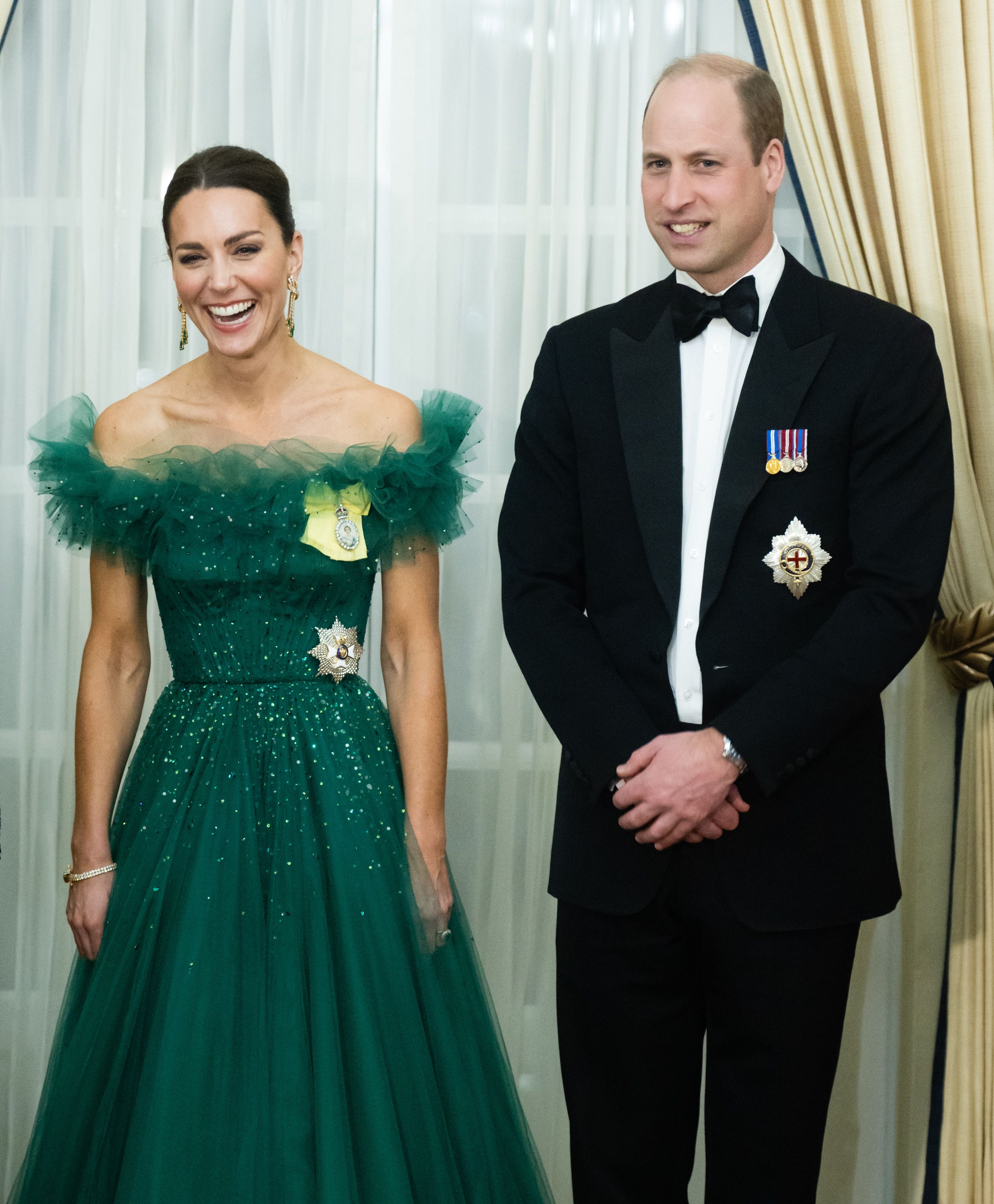 Kate Middleton Wows In Green Jenny Packham Gown In Jamaica | tyello.com