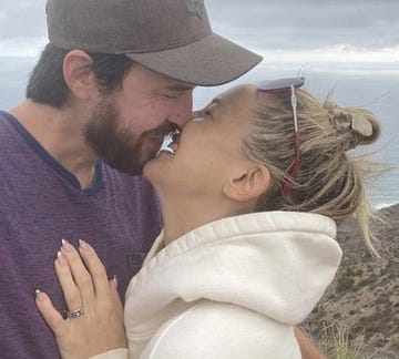 Kate Hudson, Danny Fujikawa kate hudson confirms engagement to boyfriend danny fujikawa