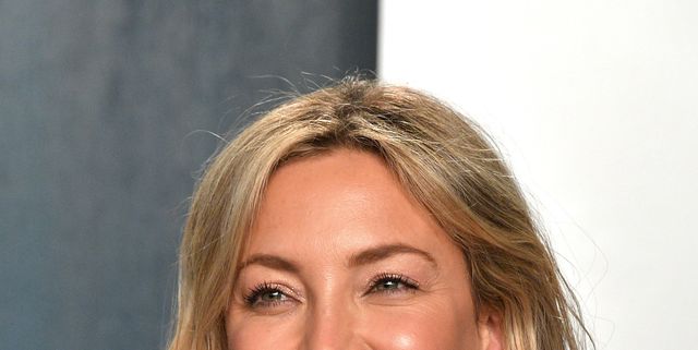 Kate Hudson is glowing with no makeup on sweet family holiday