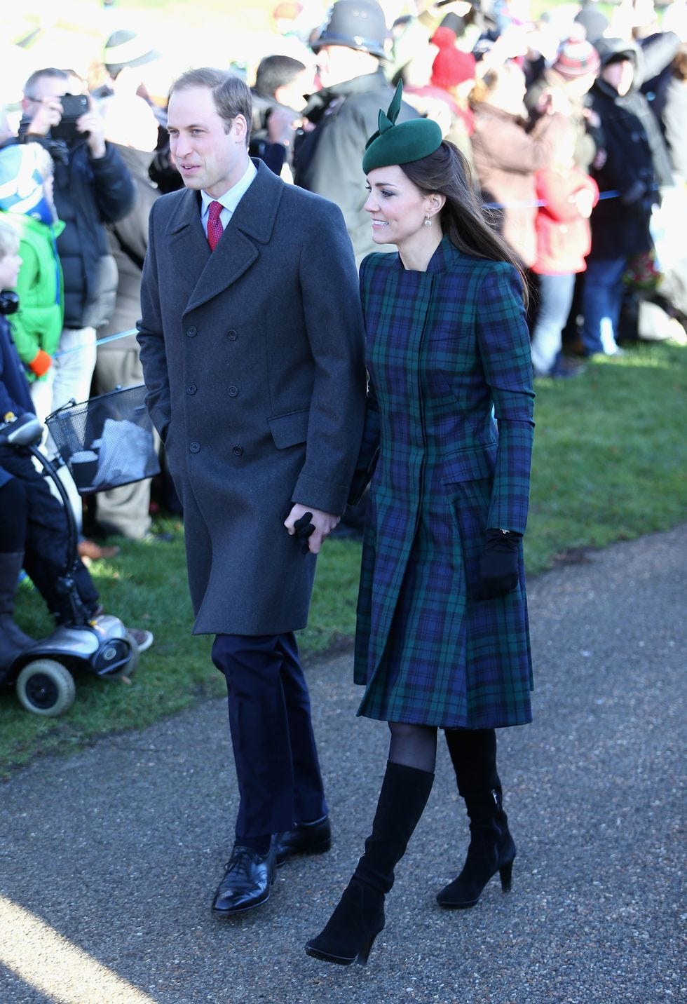 kate middleton christmas outfits