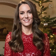 royal fans will be shocked to learn the truth about kate middleton's christmas shoot