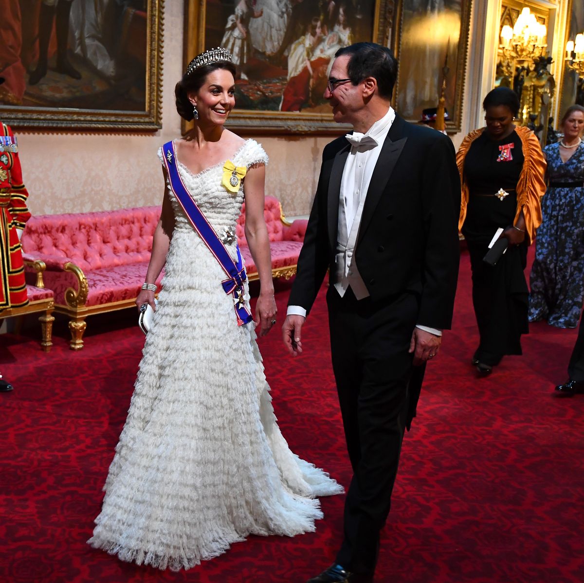 kate middleton alexander mcqueen lover's knot tiara donald trump state banquet