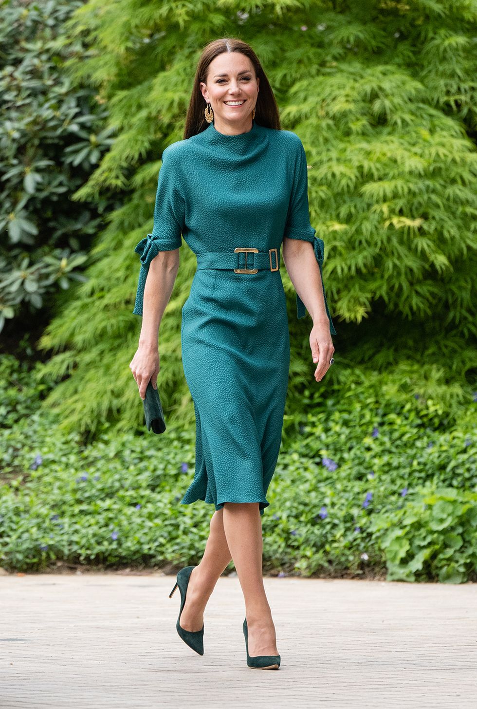 Kate Middleton makes a statement in stunning green belted dress at The ...