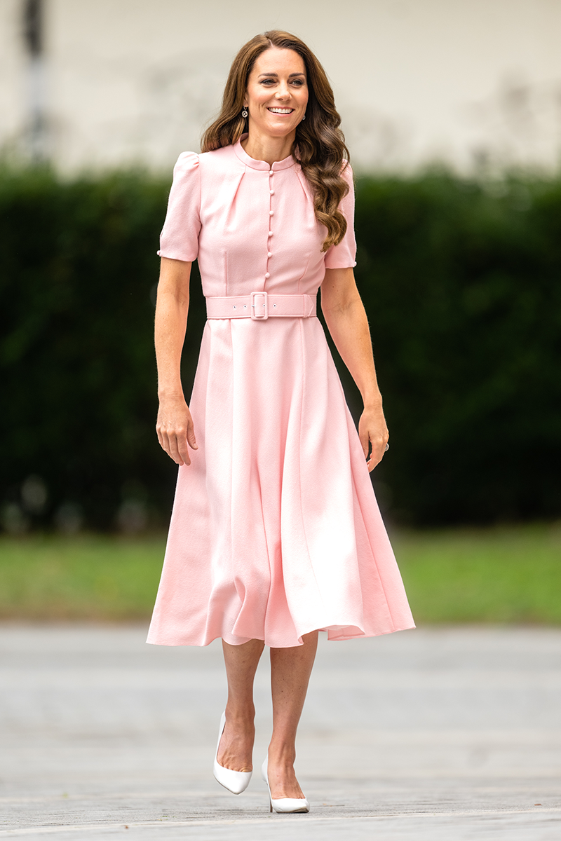 kate middleton wears a pink dress to open the young v and a museum