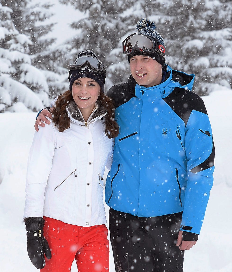 los principes guillermo y kate en una imagen de archivo en la nieve en los alpes