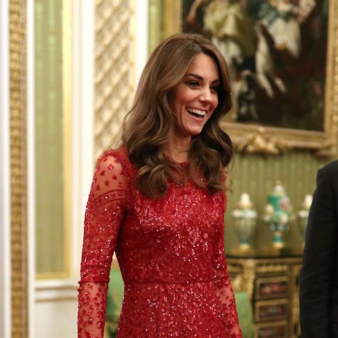 Kamp Advarsel hjælpeløshed The Princess of Wales, Kate Middleton, wears red sequin dress