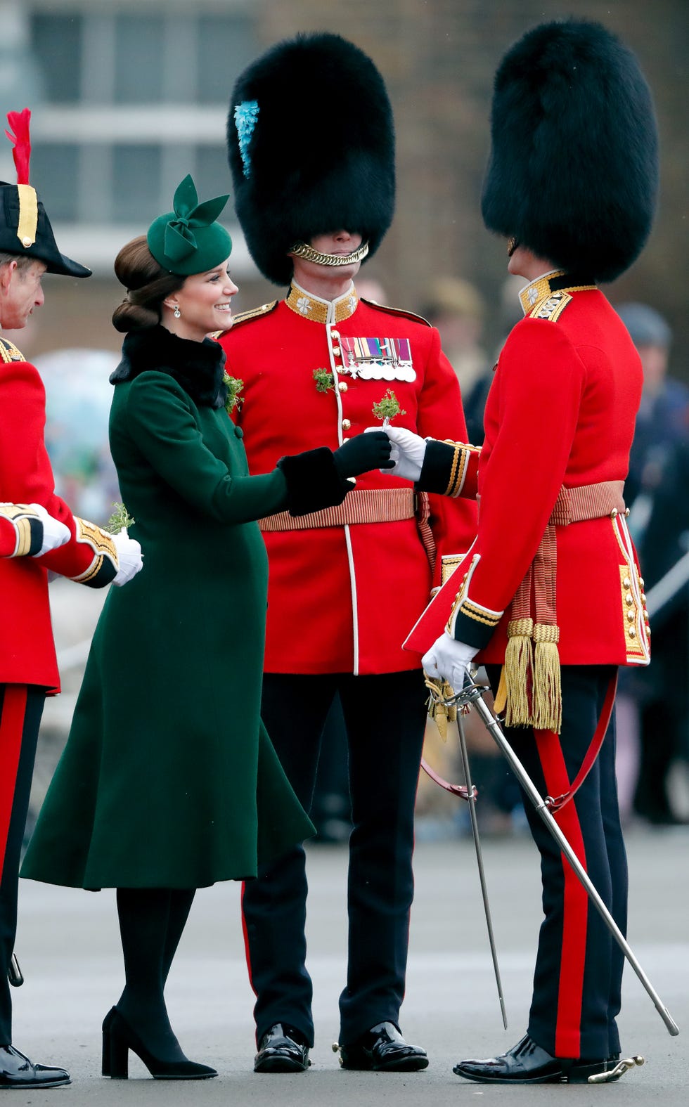 Bearskin, Uniform, Headgear, Outerwear, Event, Military uniform, Costume, Tradition, 