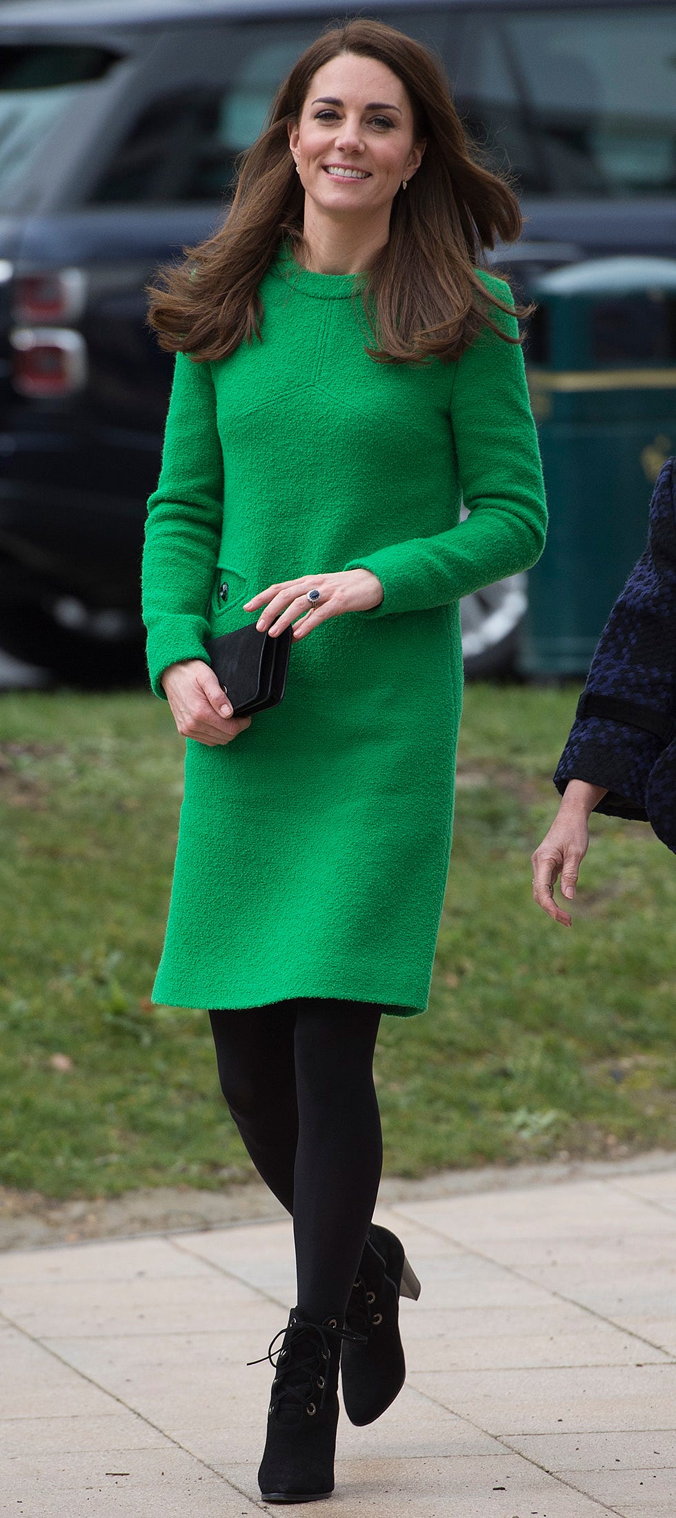 Green, Clothing, Street fashion, Tights, Fashion, Footwear, Dress, Leg, Outerwear, Sleeve, 