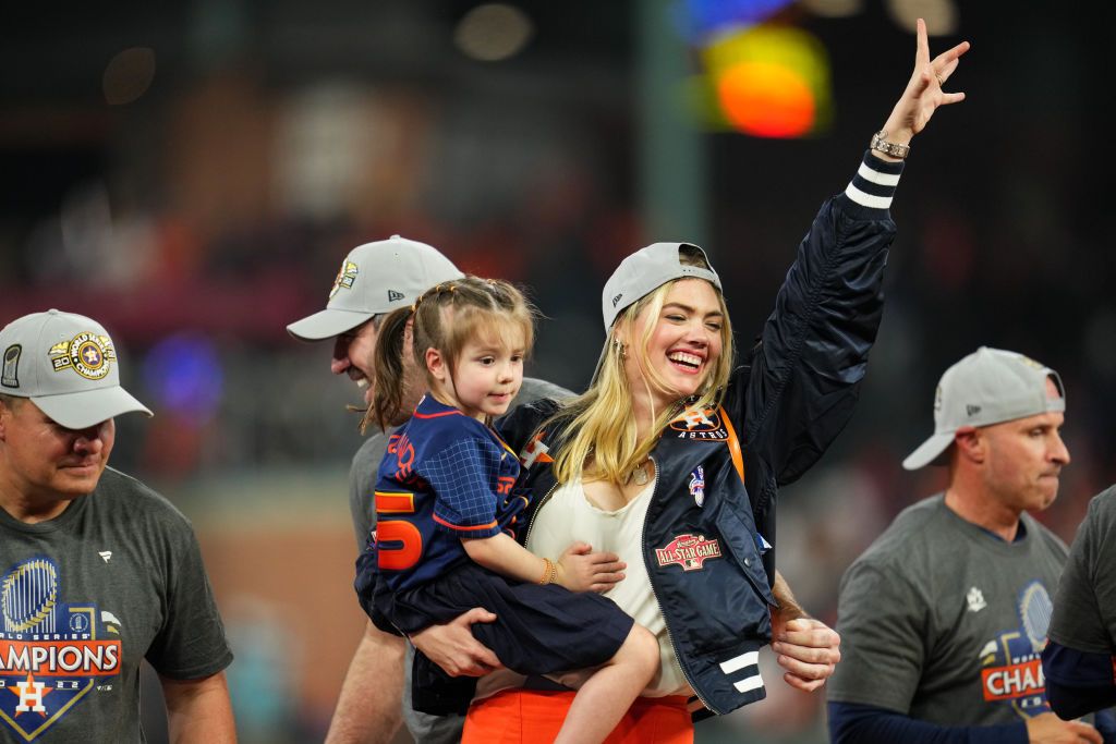 Kate Upton, Justin Verlander celebrate World Series win with daughter