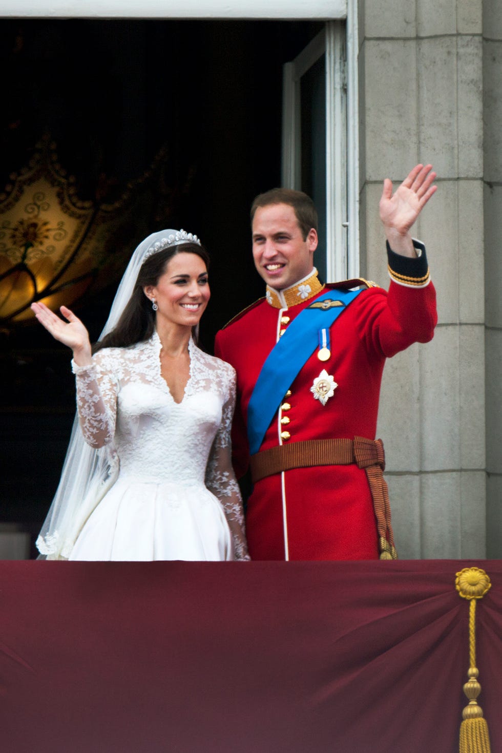 White, Red, Event, Fashion, Tradition, Dress, Ceremony, Fun, Gesture, Formal wear, 