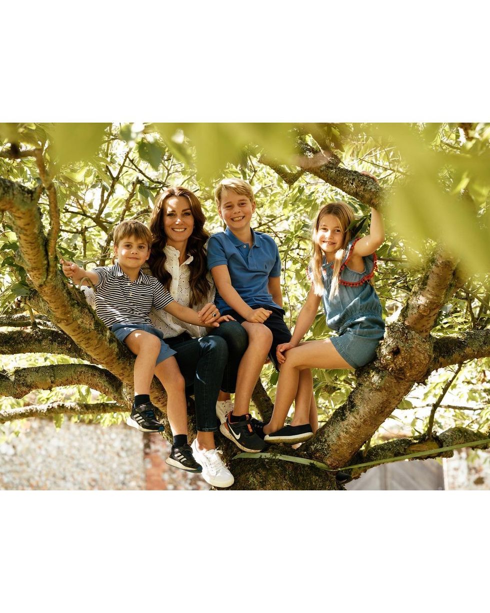 kate middleton and her children, prince george, princess charlotte, prince louis portrait for mothers day