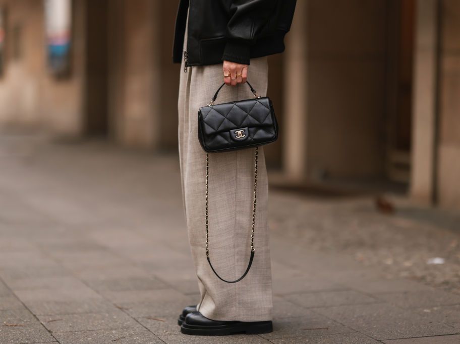 I pantaloni donna in lino più belli da comprare nell'estate 2022