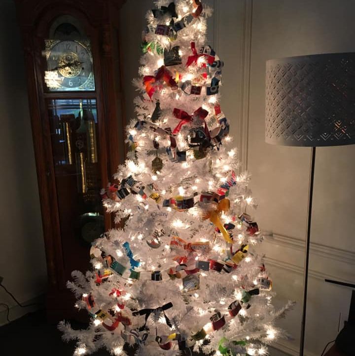 Christmas tree, Christmas decoration, Christmas ornament, Christmas, Tree, Holiday ornament, Interior design, Woody plant, Home, Plant, 