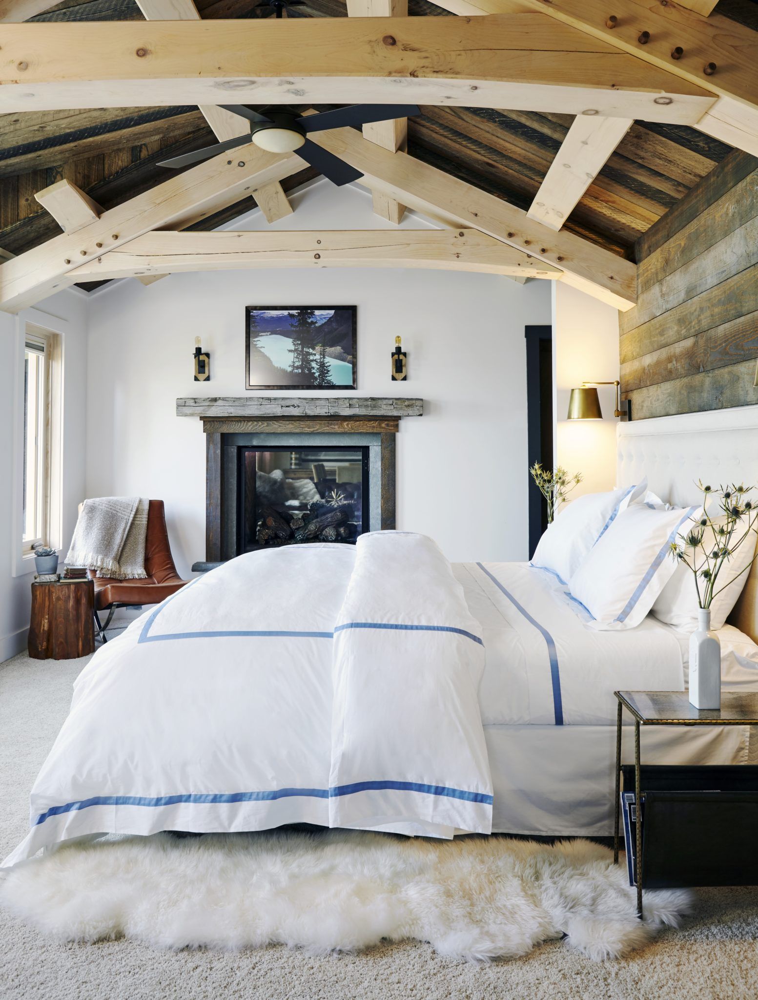 24 Cabin-Style Bedrooms Inspired By A Rustic Getaway