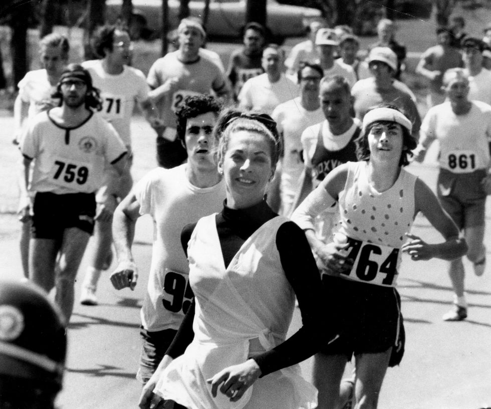 kathy switzer runs in the 1971 boston marathon