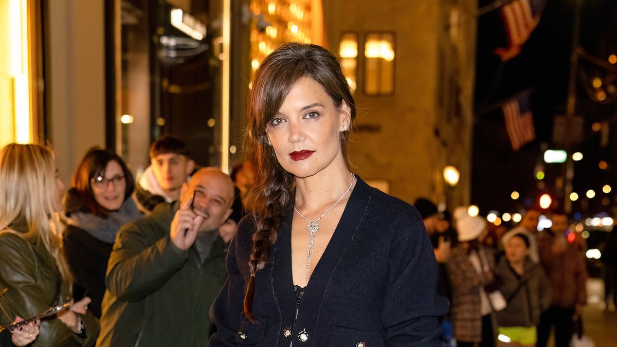 Katie Holmes just recreated her iconic bra and cardigan moment
