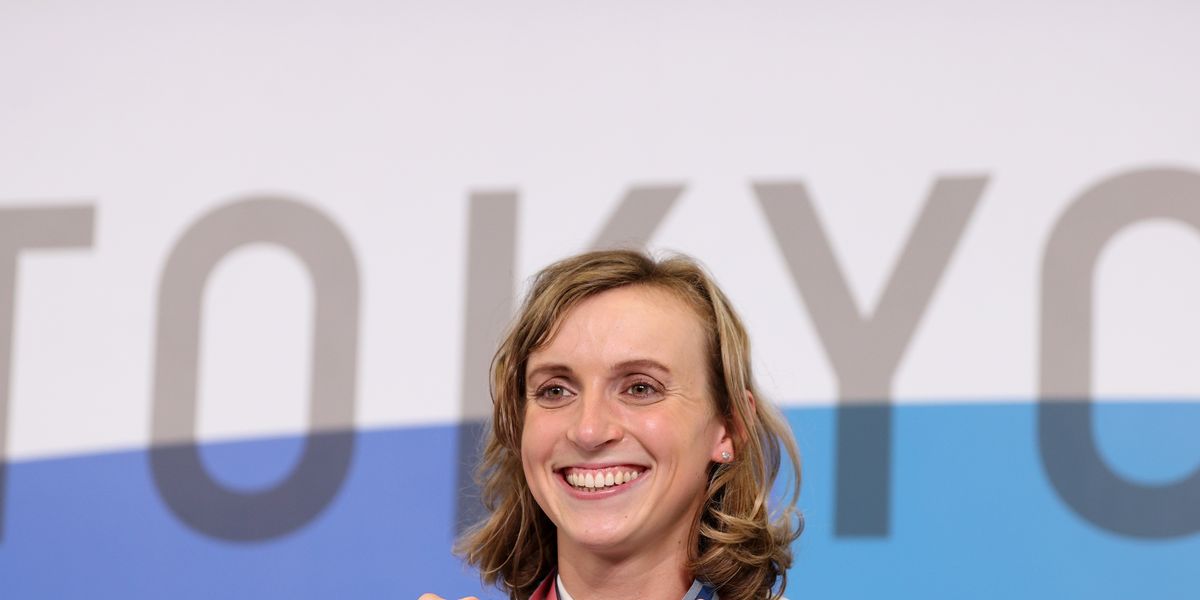 Katie Ledecky Of Team Usa Poses With Her Two Gold And Two News Photo 1708980319 ?crop=0.776xw 0.582xh;0.130xw,0.219xh&resize=1200 *