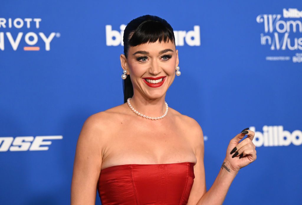 ケイティ・ペリー直筆サイン入り超大型写真…Katy Perry… そぐわなく
