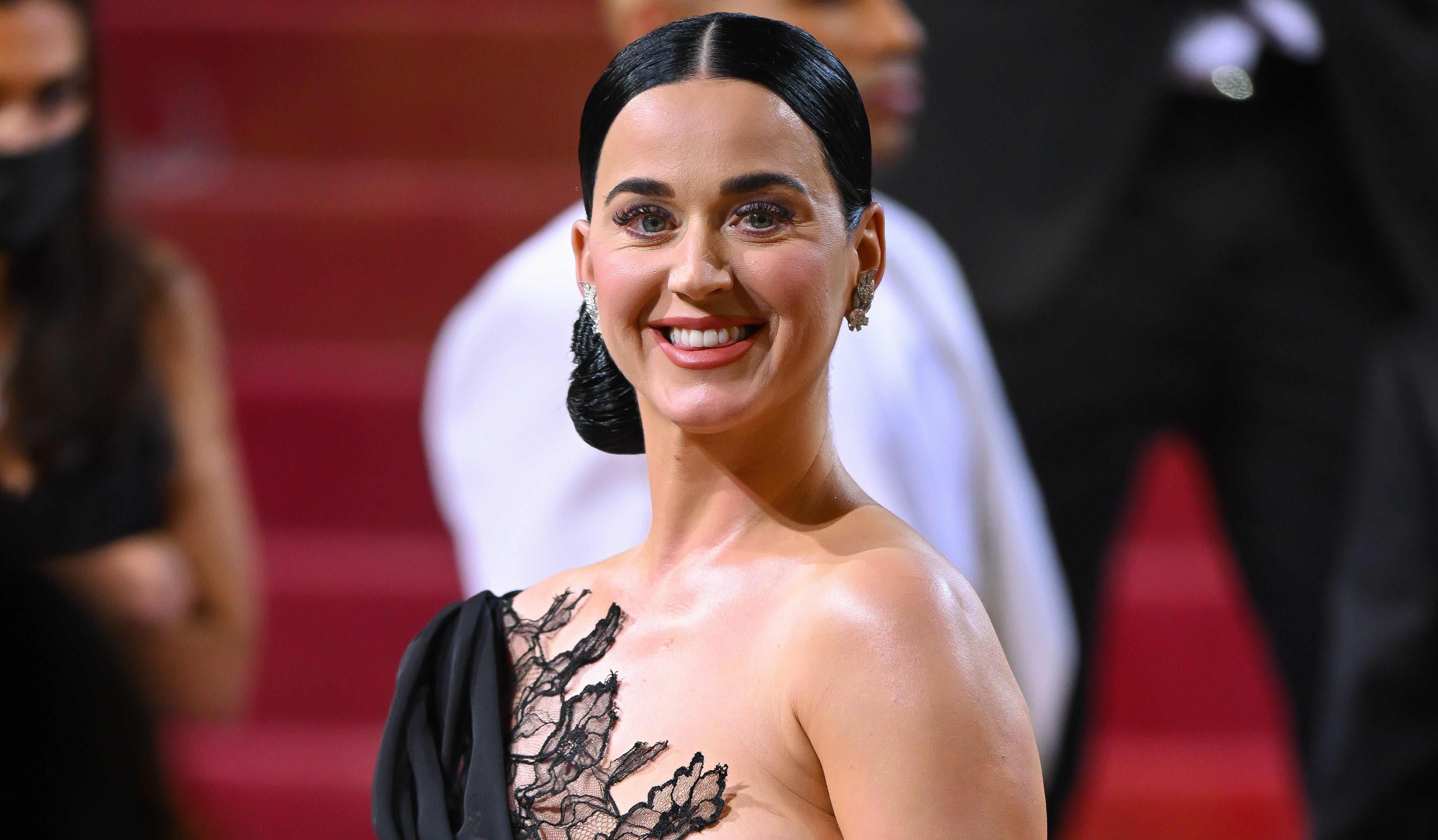 Katy Perry Saves Orlando Bloom From Instagram Live Fail