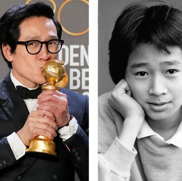 el actor ke huy quan, premiado en los globos de oro 2023 como mejor actor de reparto por su papel en la película todo a la vez en todas partes