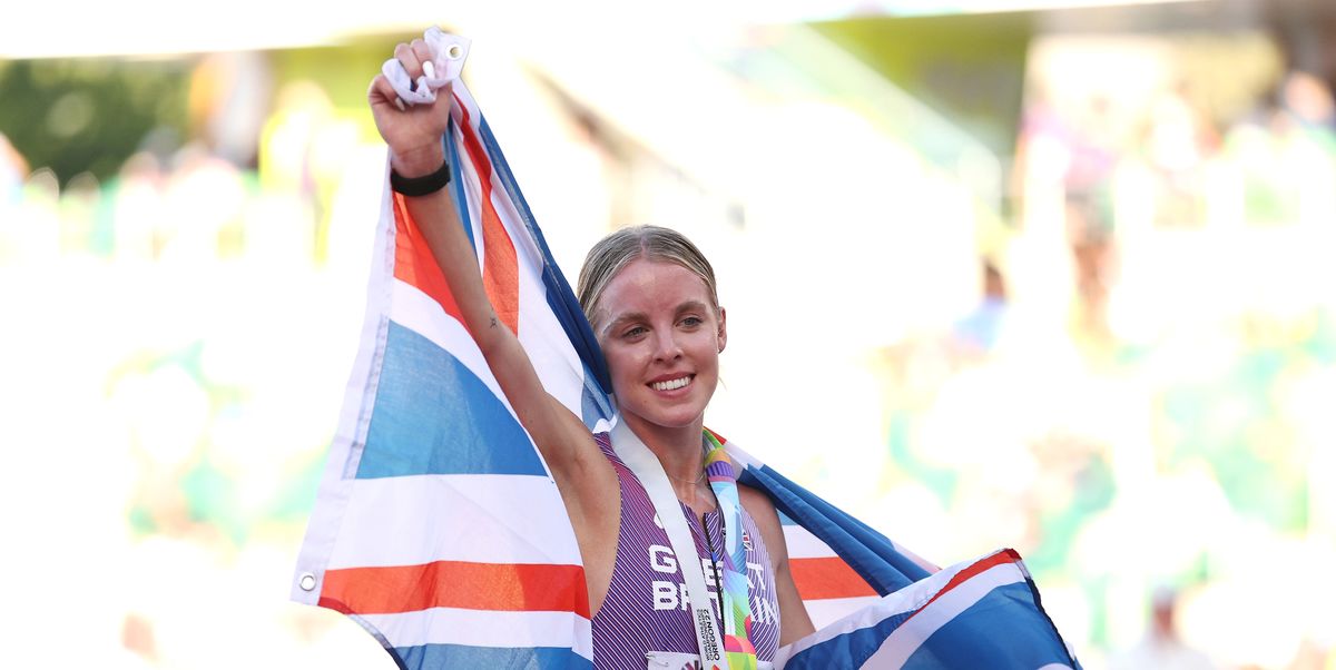 World Athletics Championships: Keely Hodgkinson claims 800m silver