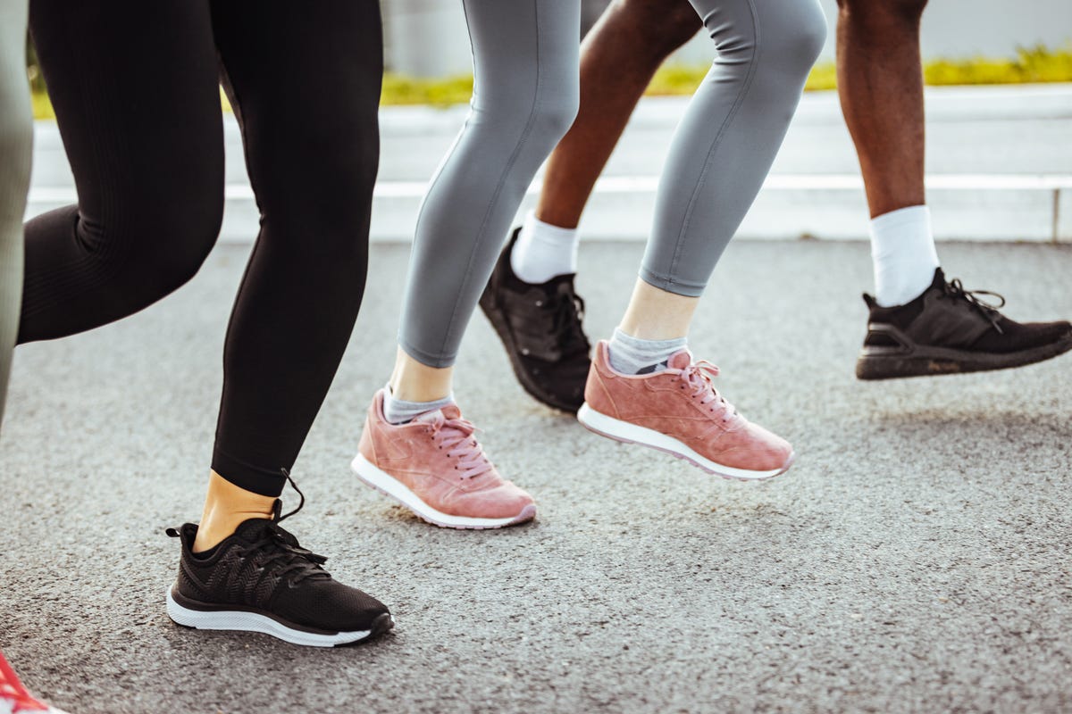 Slow Walking May Be An Early Sign Of Dementia, Recent Study Finds