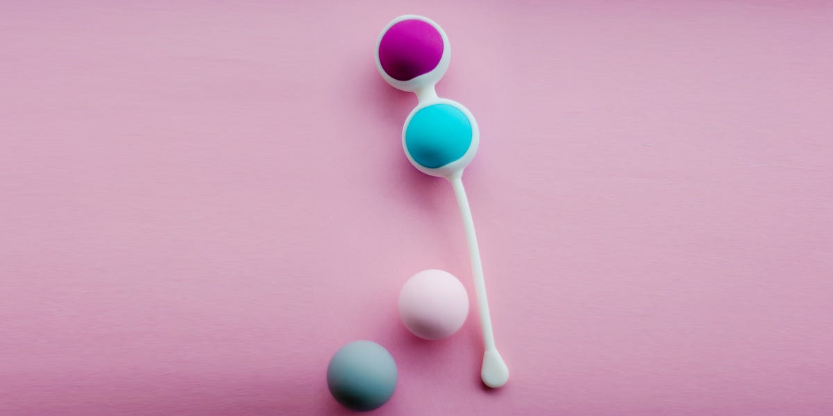 Color Kegel balls, Geisha balls in pink background