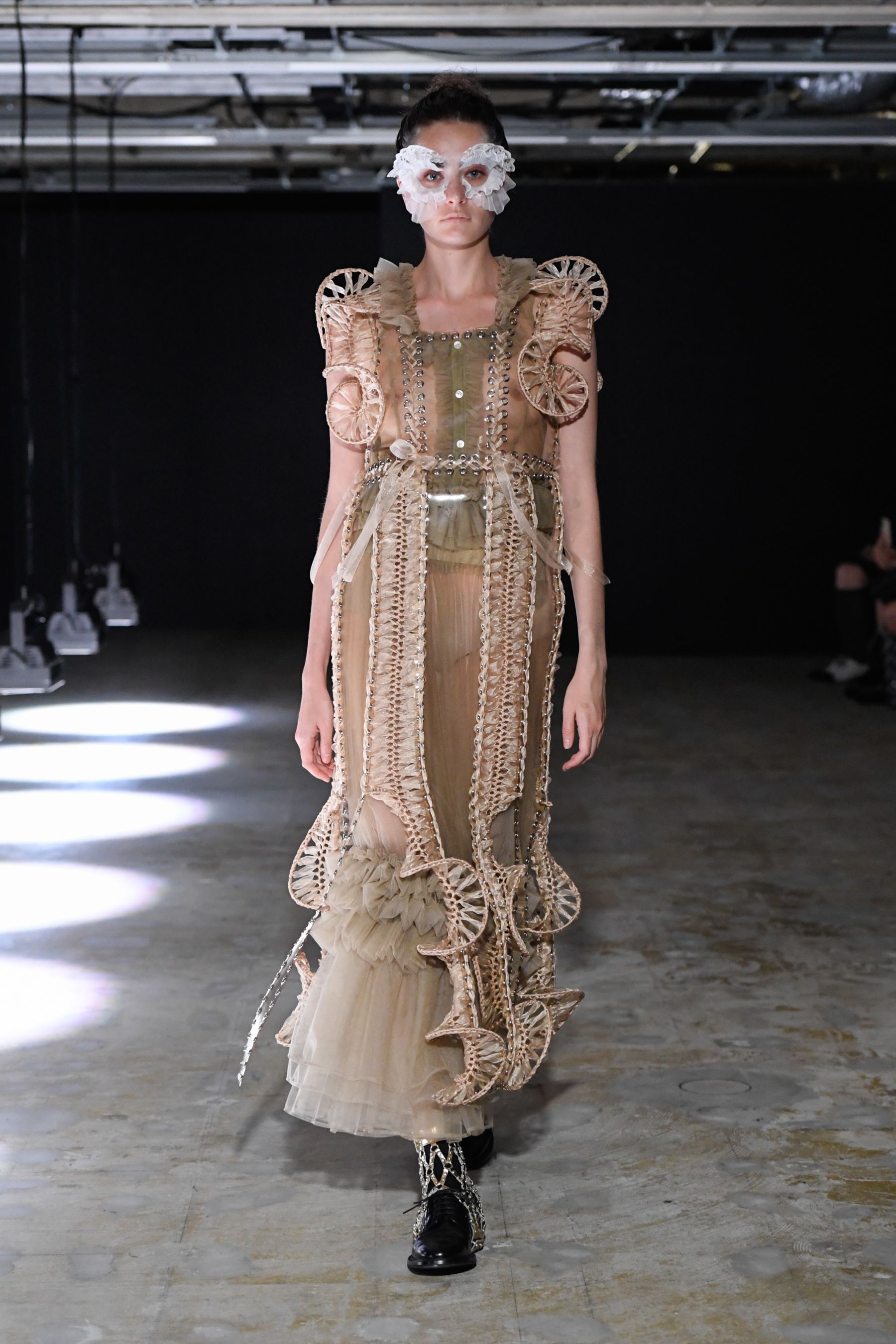 ノワール・ ケイ ニノミヤ（NOIR KEI NINOMIYA）」2022春夏